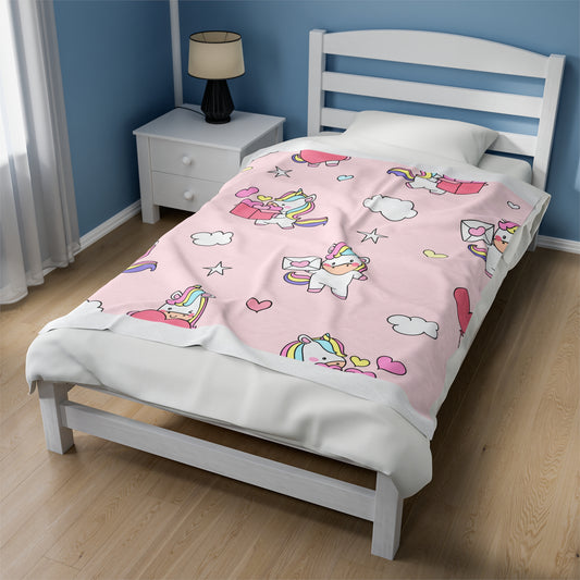 Whimsical Unicorn Plush Blanket for Kids - Soft and Cozy Gift